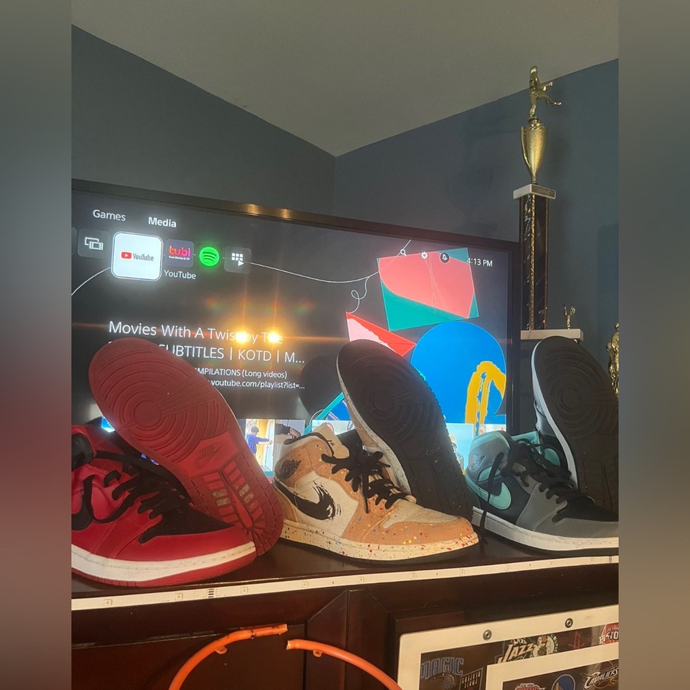 Air Jordan 1 mids
